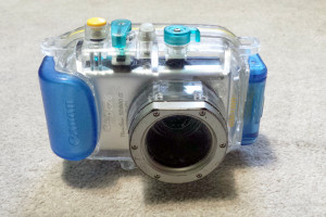 The underwater housing with a Canon SD 880 IS inside.