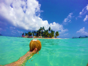 Coconut rum on Isla Tubasenika